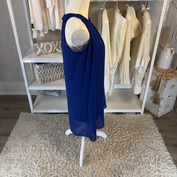 By & By Women's Size Medium Blue Sleevelss Pleated Front Lined Top #2977 - Picture 2 of 5